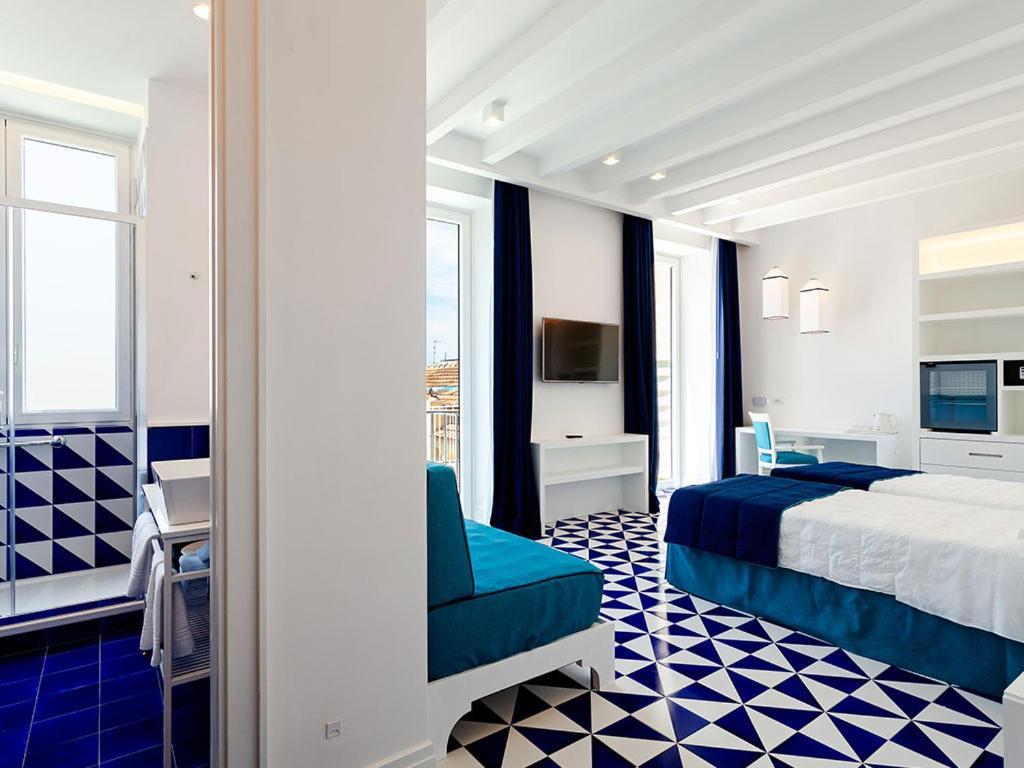 Maison Blu - Intimate Guesthouse ซอร์เรนโต ภายนอก รูปภาพ