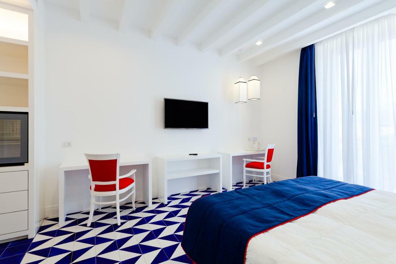 Maison Blu - Intimate Guesthouse ซอร์เรนโต ภายนอก รูปภาพ